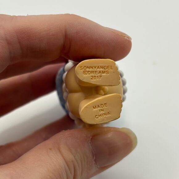 Sonny Angel Authentic Snowy, Limited Edition Sky Series Mini Figurine - NEW - Picture 5 of 5